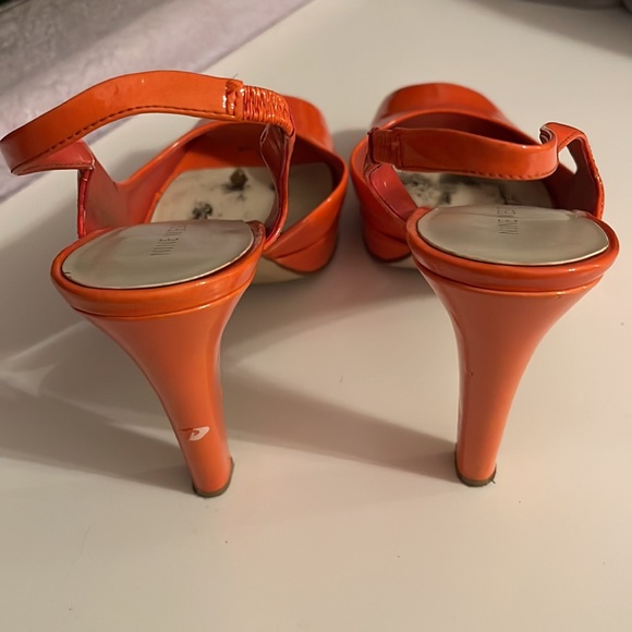 Orange patent heels - Picture 3 of 3